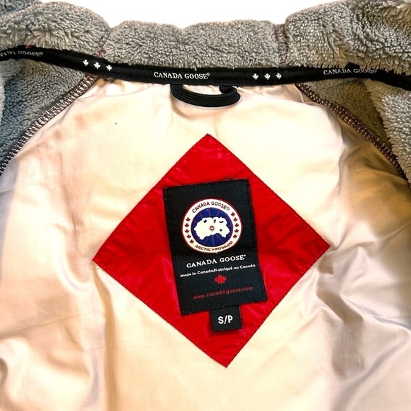 Canada Goose Women's Hybridge Hoodie- Down Filled Polartec Jacket- Red- Small - Picture 13 of 15